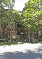 2475 Édouard-Montpetit in Montréal, QC - Building Photo