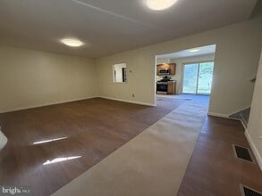 322 W Nicholson Rd in Haddon Township, NJ - Building Photo - Building Photo