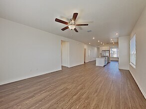 333 Pebble Beach Run in New Braunfels, TX - Foto de edificio - Building Photo