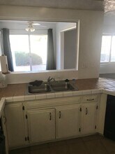 18080 Pebble Beach Drive in Victorville, CA - Foto de edificio - Building Photo