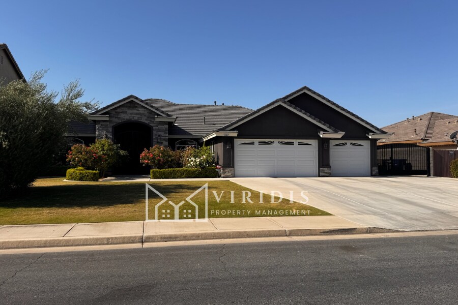 12407 Trackside Dr in Bakersfield, CA - Building Photo