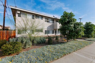 1322 Mountain Ave in Duarte, CA - Building Photo - Building Photo