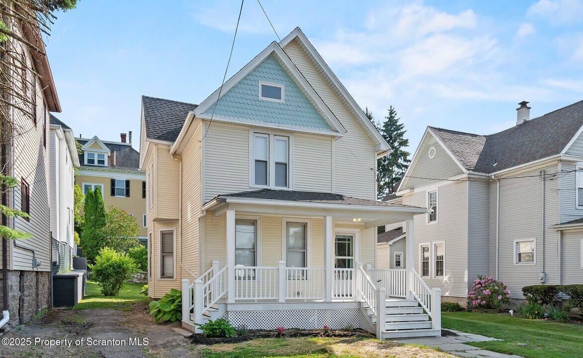 724 Electric St in Scranton, PA - Building Photo