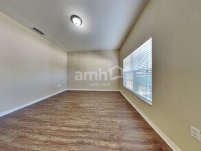 12010 Fern Blossom Dr in Gibsonton, FL - Building Photo - Building Photo
