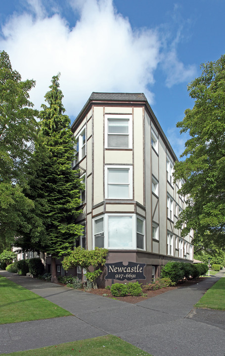 Newcastle Apartments in Tacoma, WA - Foto de edificio