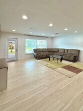 120 NE 9th Ave in Deerfield Beach, FL - Building Photo - Building Photo