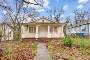 1435 Lynford Dr SW in Atlanta, GA - Building Photo