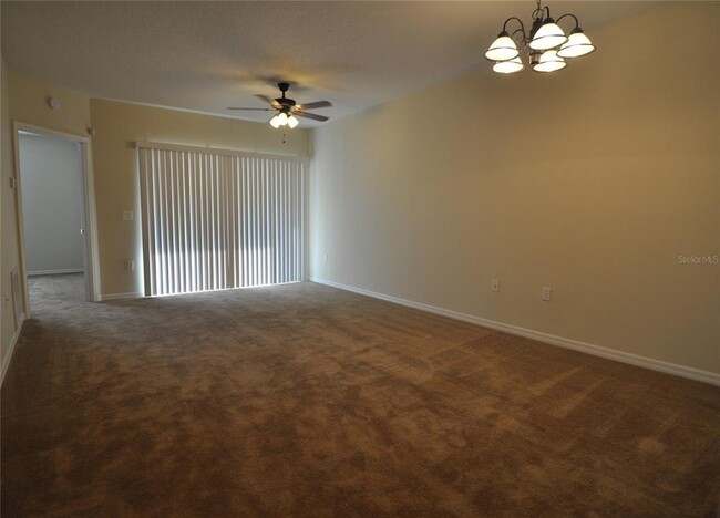 9540 Newdale Way-Unit -102 in Riverview, FL - Foto de edificio - Building Photo