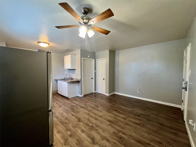 property at 2705 Lorraine St