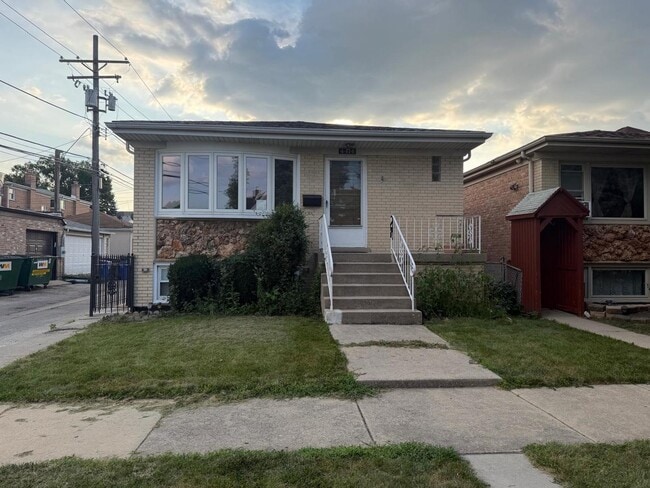 property at 4414 N Nagle Ave