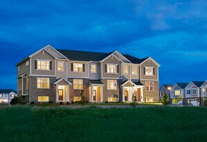 30W144 Wheeler Cir, Unit Wheeler in Warrenville, IL - Building Photo