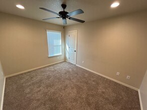 5709 Luminous Ln in Killeen, TX - Building Photo - Building Photo