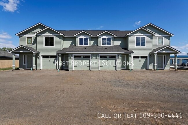 property at 1613 W Lee St