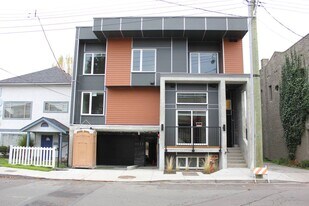 1032 N Park St in Victoria, BC - Building Photo