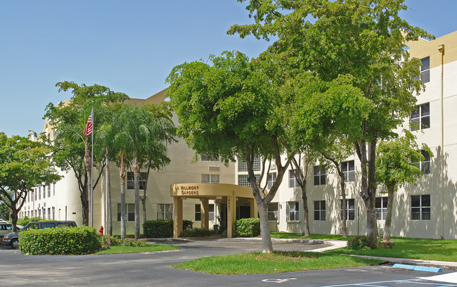 Hillmont Gardens in Fort Lauderdale, FL - Building Photo - Building Photo