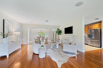 5620 Alhambra Cir in Coral Gables, FL - Building Photo - Building Photo