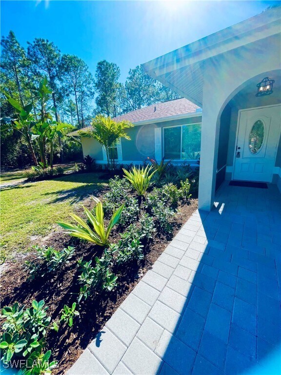 390 20th Ave NW in Naples, FL - Building Photo - Building Photo