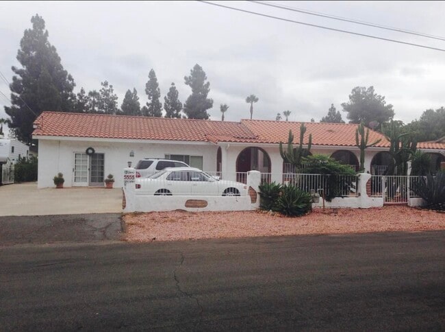 5555 Lesa Rd in La Mesa, CA - Building Photo - Building Photo