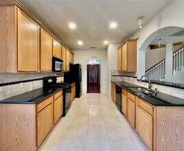 21816 Grand Lancelot Dr in Kingwood, TX - Foto de edificio - Building Photo