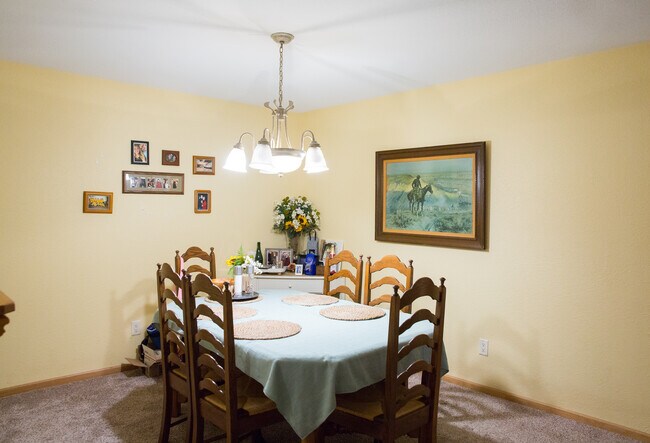 1017 Autumn Dr, Unit 1017 in West Bend, WI - Foto de edificio - Building Photo