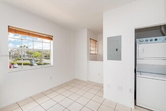 5610 NW 114th Pl-Unit -218 in Doral, FL - Building Photo - Building Photo
