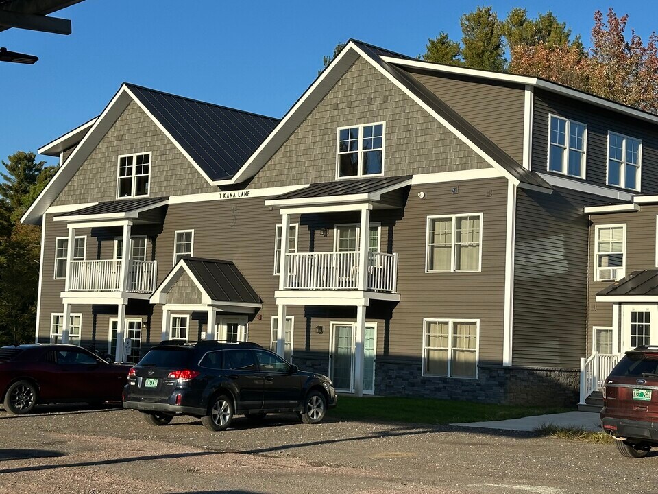 3 Kana Ln, Unit 205 in Essex Junction, VT - Building Photo