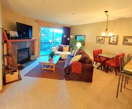 11530 Dolomite Way in Truckee, CA - Foto de edificio - Building Photo