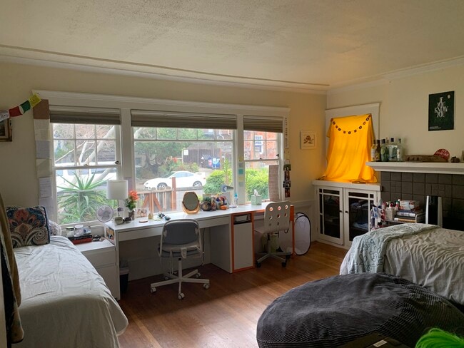 property at 2542 Hillegass Ave