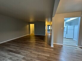 310 Abbeyville Rd in Bethel Park, PA - Building Photo