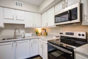 Avana South Oaks in Nashville, TN - Building Photo