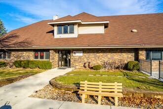 Mapplewood Village Townhomes in Ankeny, IA - Foto de edificio - Building Photo