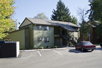 Montebello Apartments in Wilsonville, OR - Building Photo - Building Photo