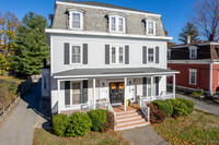 15 Vine St in Melrose, MA - Foto de edificio - Building Photo