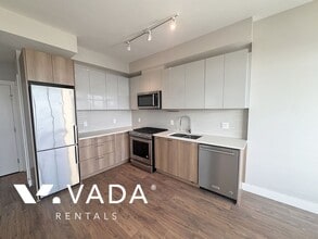 258 Nelson's Ct in New Westminster, BC - Building Photo - Building Photo