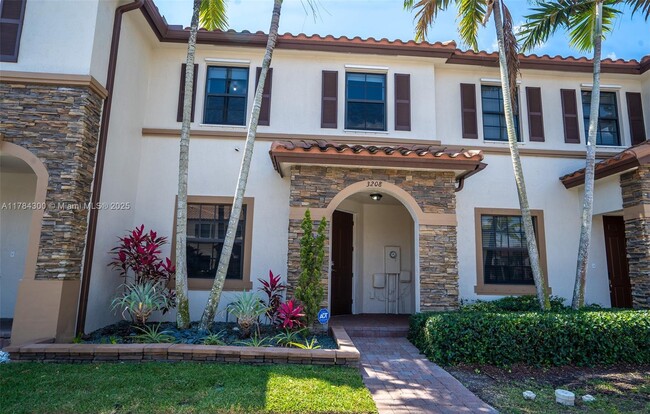 3208 SE 6th St in Homestead, FL - Building Photo - Building Photo
