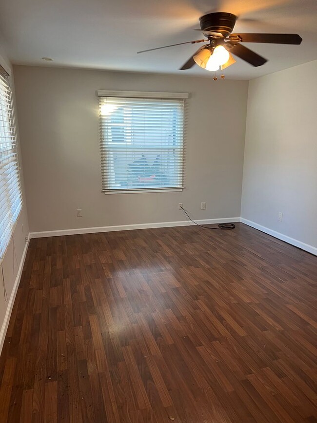 143 9th St in Santa Rosa, CA - Foto de edificio - Building Photo