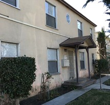 11654 Chandler Blvd in Valley Village, CA - Foto de edificio - Building Photo