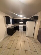 422 E 101st St in Los Angeles, CA - Foto de edificio - Building Photo