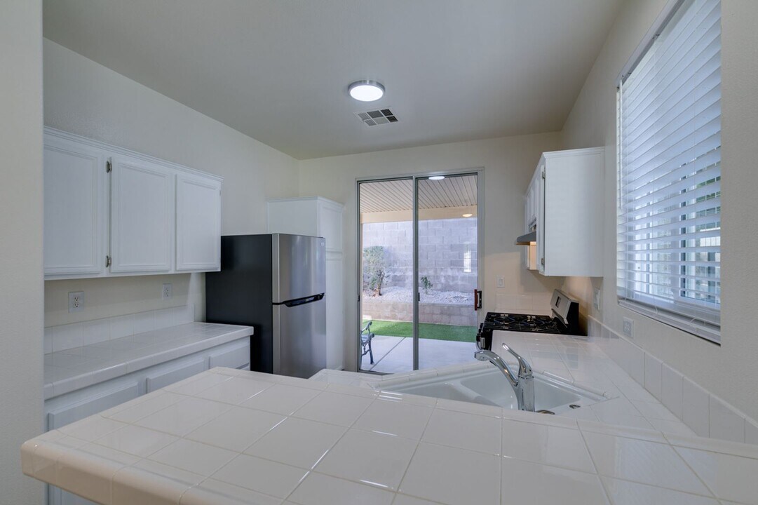 10341 Pompei Pl in Las Vegas, NV - Building Photo