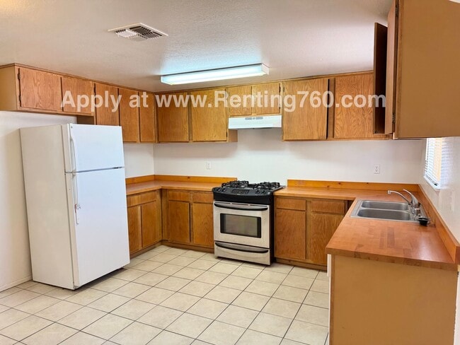 property at 5827 Bagley Ave