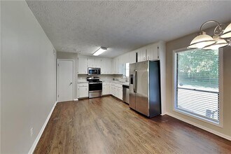 1703 Cumberland Trce in Acworth, GA - Building Photo - Building Photo