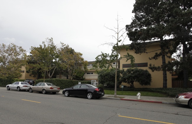 Surfside Palms Apartments