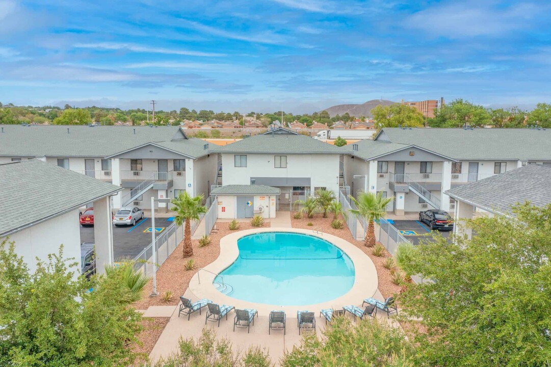 Centre Square Apartments in Las Cruces, NM - Building Photo