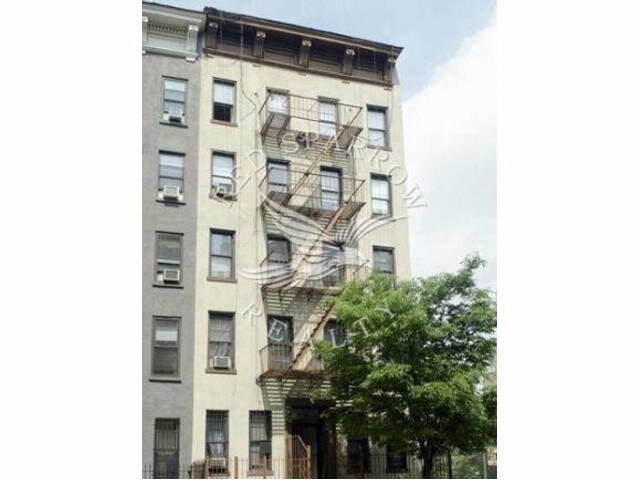 515 W 48th St-Unit -5FE in New York, NY - Building Photo