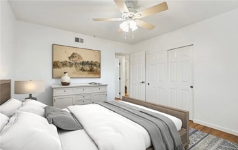 2205 E Quincy Ave in Orange, CA - Foto de edificio - Building Photo