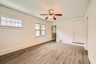 1083 Western Ave N in St. Paul, MN - Building Photo - Building Photo