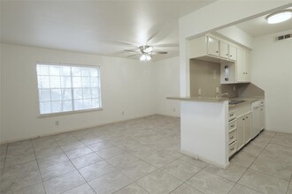 1855 Portsmouth St-Unit -B in Houston, TX - Building Photo - Building Photo