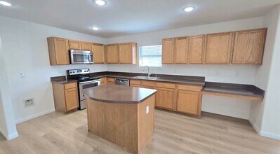 1241 Kachina Ln in Haslet, TX - Foto de edificio - Building Photo