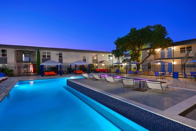 Pearl Apartments photo'