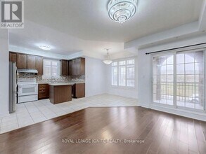 38 Greensborough Village Cir in Markham, ON - Building Photo - Building Photo